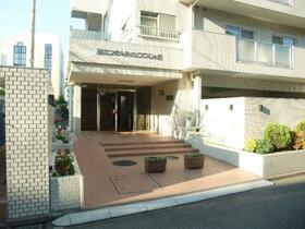 16/16 エントランス