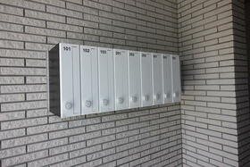 13/18 エントランス