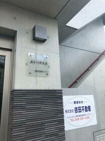 16/16 エントランス