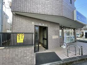 2/2 エントランス