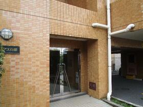 13/14 エントランス