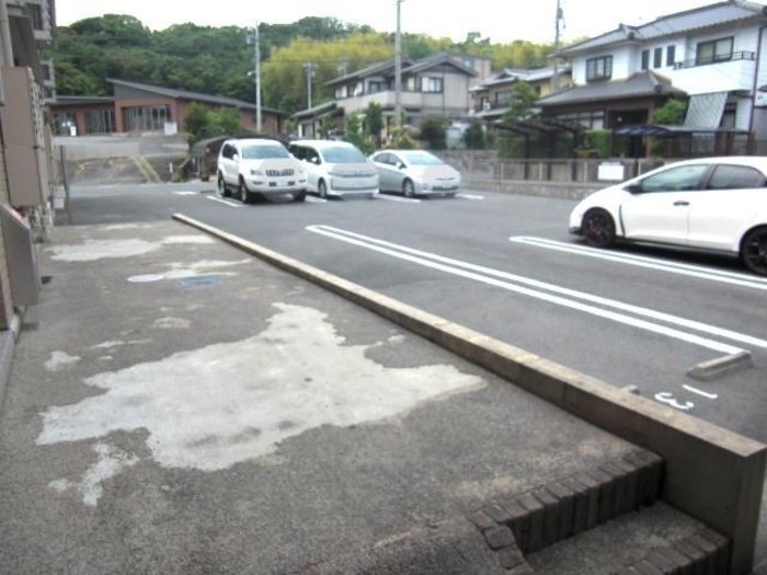 2/6 駐車場