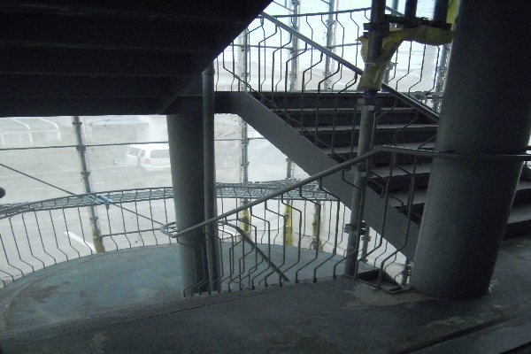 18/24 エントランス