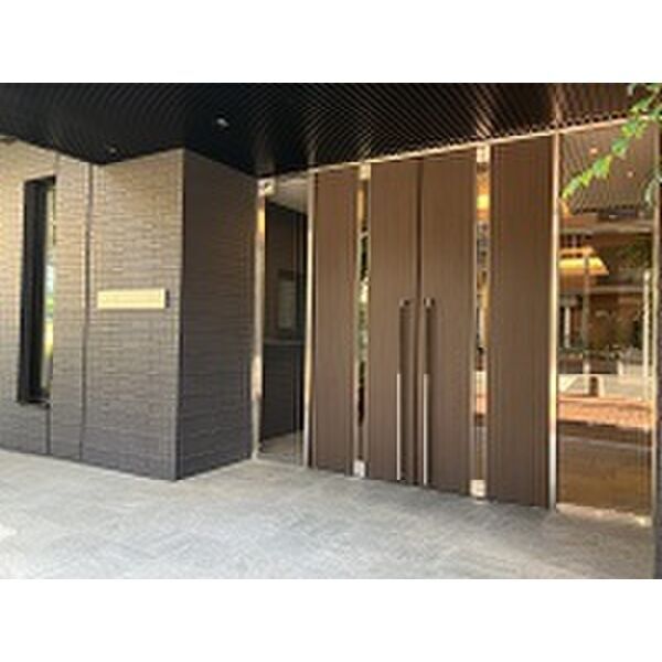 5/5 エントランス