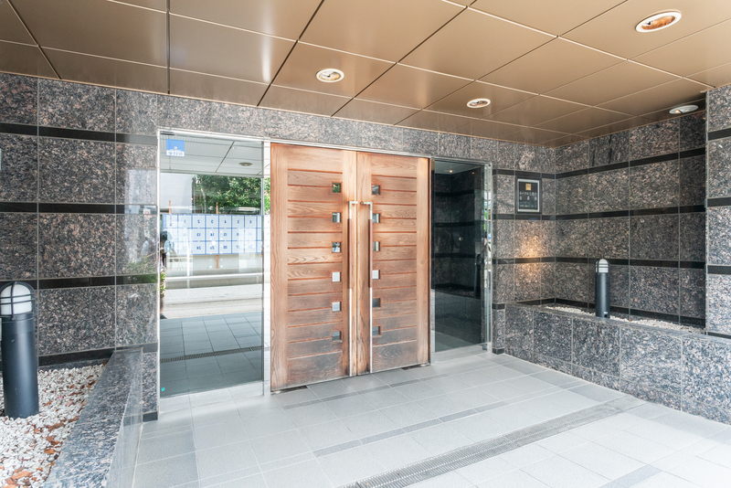 15/18 エントランス