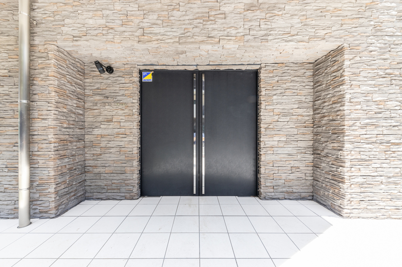 5/5 エントランス