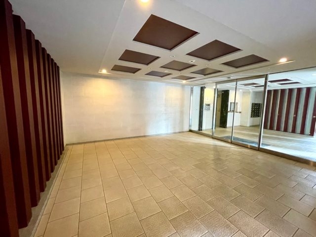 15/17 エントランス