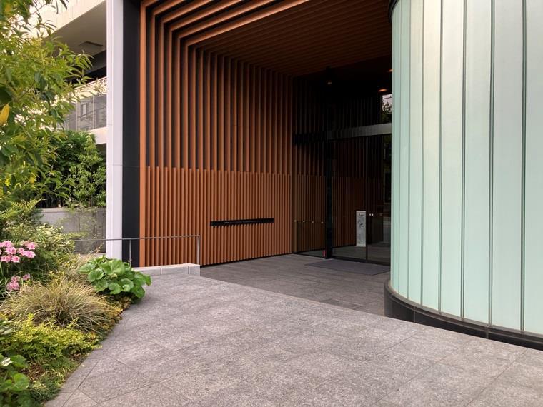 13/13 エントランス