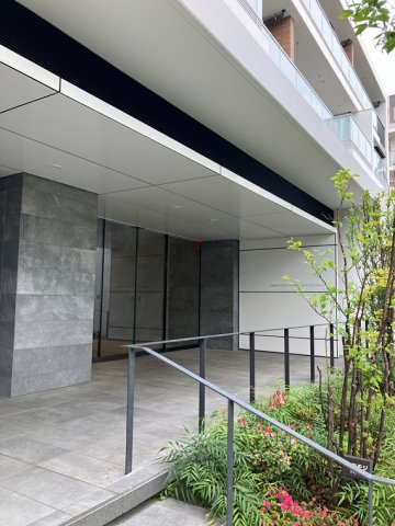 2/2 エントランス