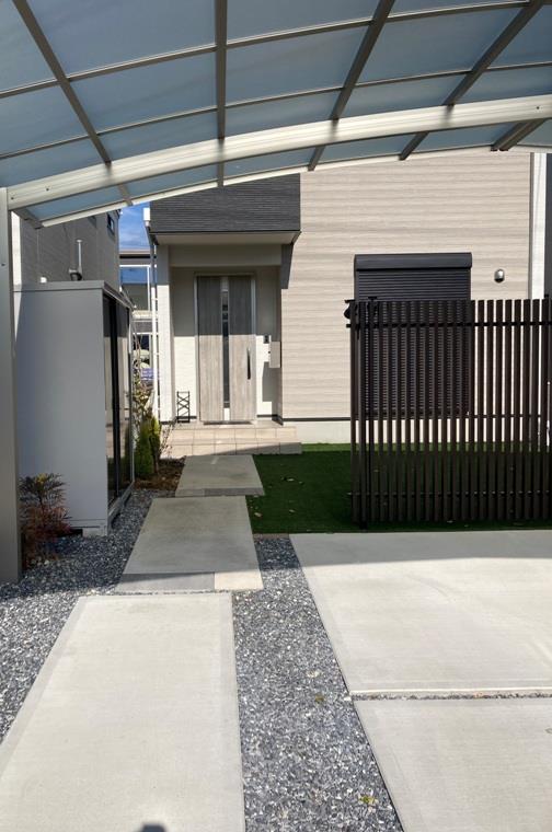 18/21 エントランス