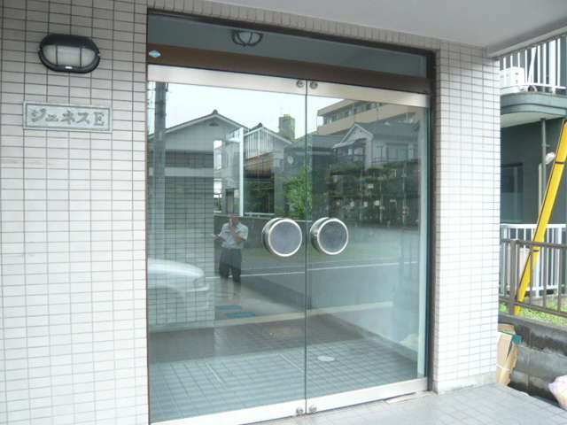 22/28 エントランス