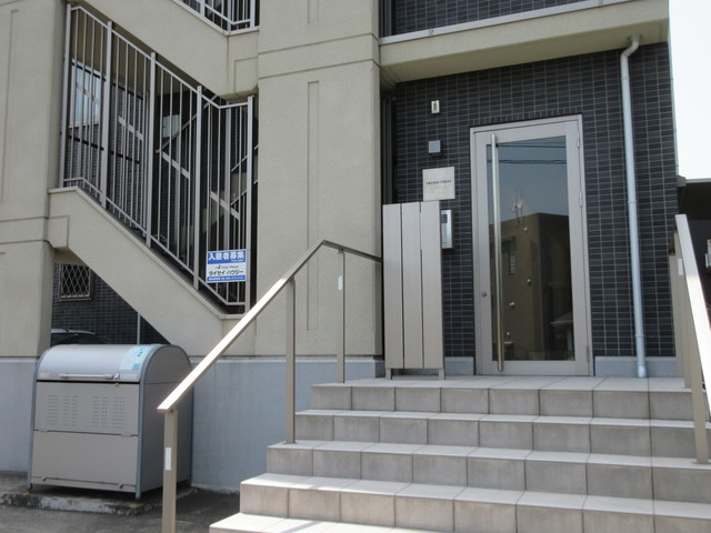 22/25 エントランス