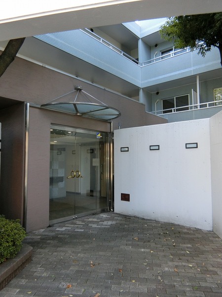 3/4 エントランス