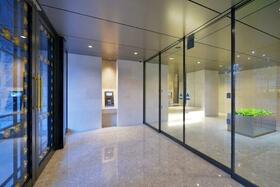 16/16 エントランス