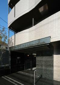 2/2 エントランス