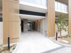 5/5 エントランス