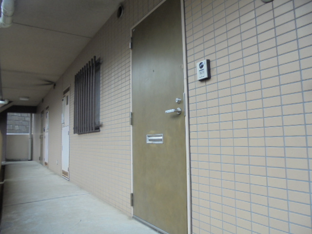 18/21 エントランス