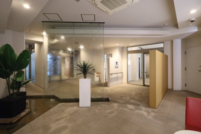 18/22 エントランス