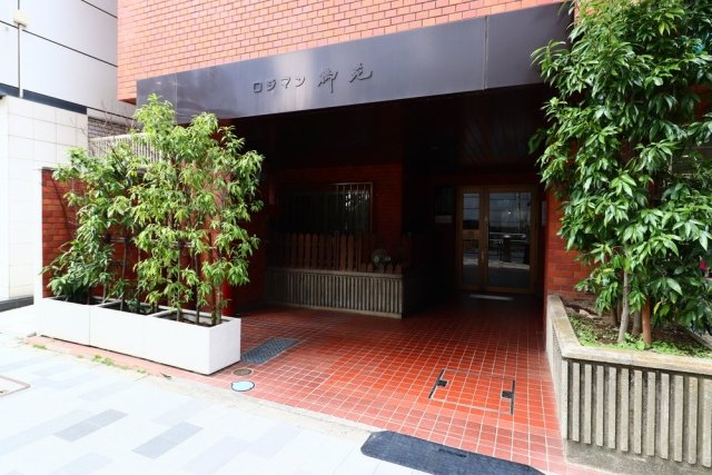 19/26 エントランス