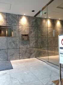 13/13 エントランス