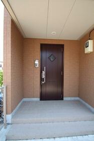 16/16 エントランス