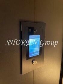 2/4 エントランス