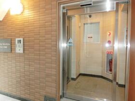 14/16 エントランス