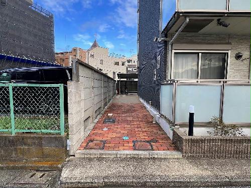 14/14 エントランス