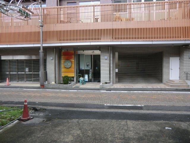 16/26 エントランス