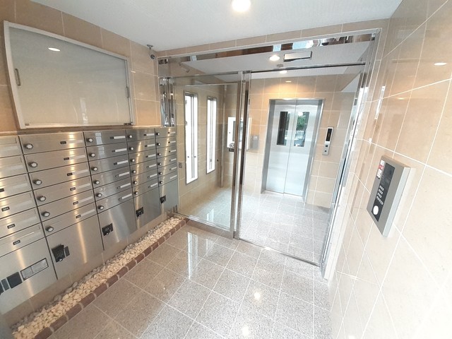 14/19 エントランス