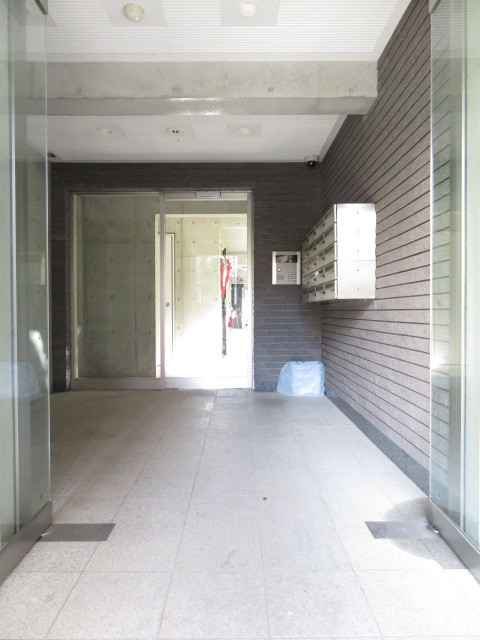 21/22 エントランス