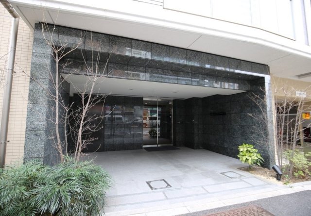 25/26 エントランス