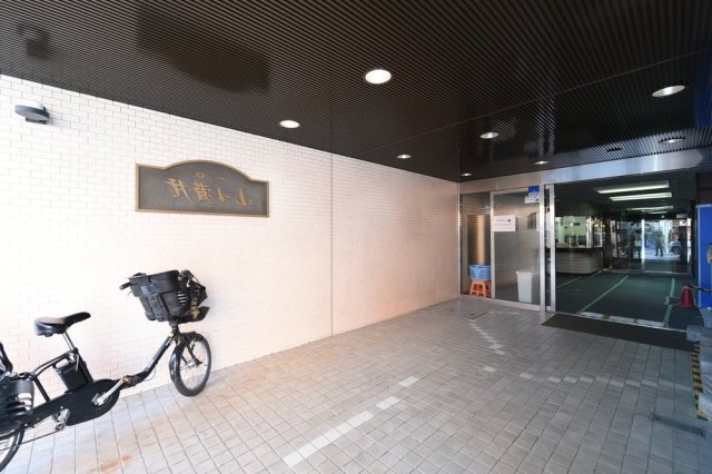 15/20 エントランス