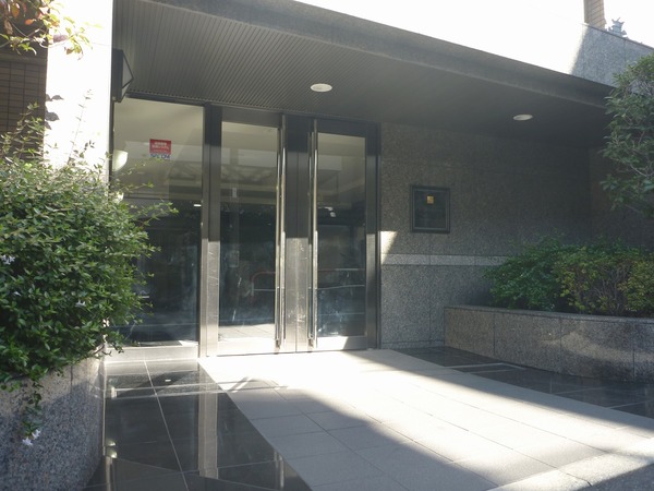 13/14 エントランス