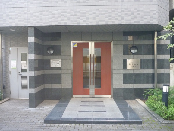 3/4 エントランス