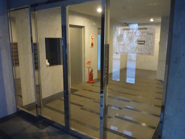 4/4 エントランス