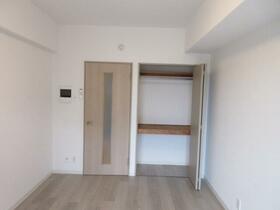 16/16 エントランス