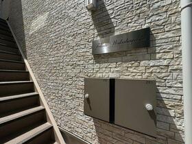 16/16 エントランス