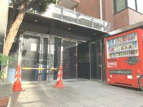 16/16 エントランス