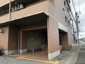 16/16 エントランス