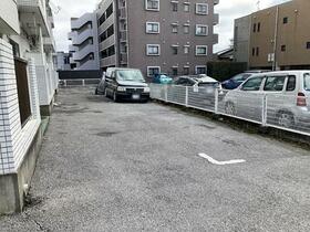 16/16 駐車場