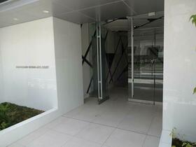 2/2 エントランス