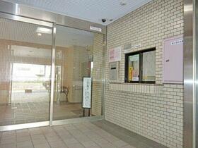 5/5 エントランス