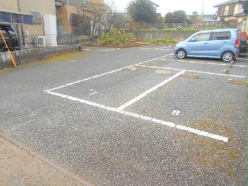 14/14 駐車場