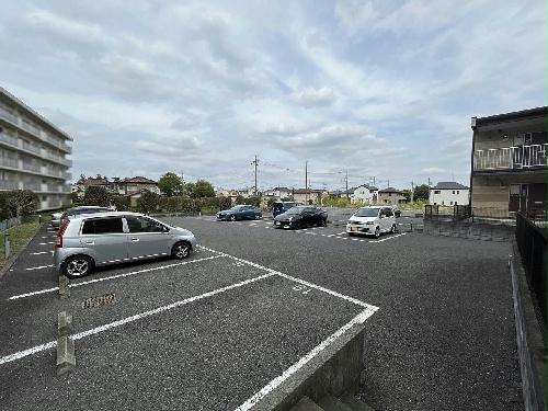 14/14 駐車場