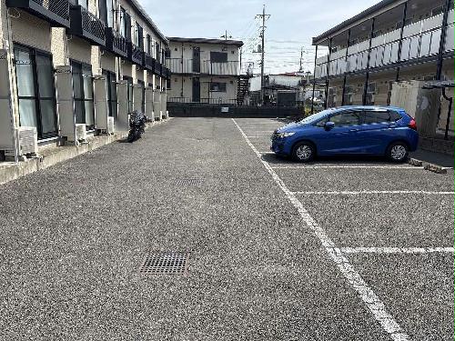 14/14 駐車場