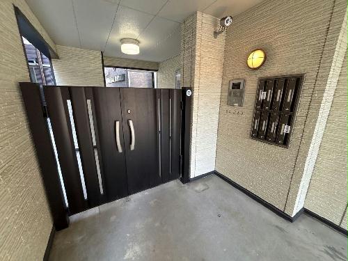 14/14 エントランス