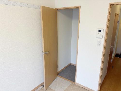 13/14 駐車場