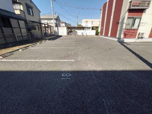 14/14 駐車場
