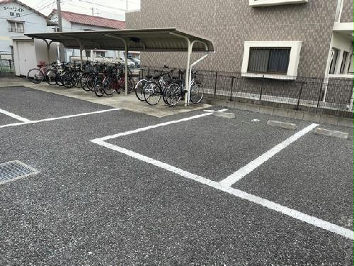 14/14 駐車場